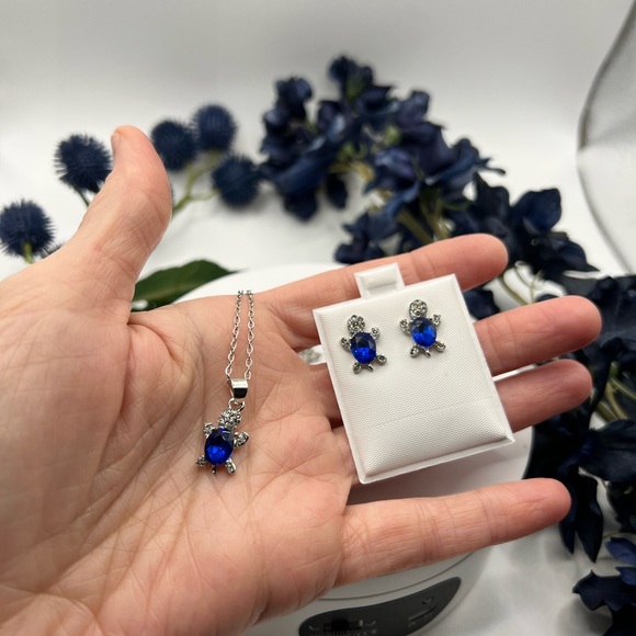 Stainless Steel Turtle Necklace and Earring Set W/ Blue Stones‎ NEW - Picture 4 of 4